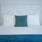 Bed & Breakfast By The Sea - Nazaré