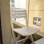 By The Sea - Bed & Breakfast Nazaré