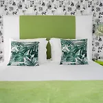 Bed & Breakfast By The Sea - 3*