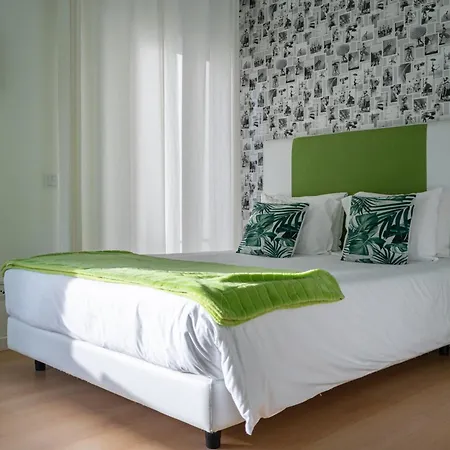 By The Sea - Bed and breakfast