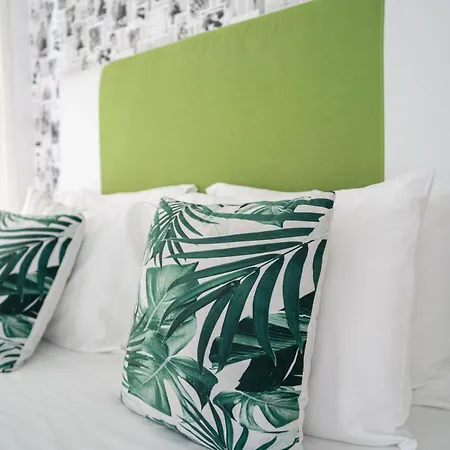 By The Sea - Bed and breakfast 3*