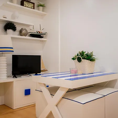 Alojamento de Acomodação e Pequeno-almoço By The Sea - Nazaré