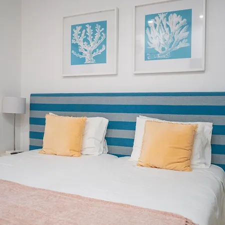 By The Sea - Bed and breakfast