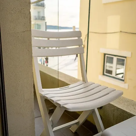 By The Sea - Bed and breakfast Nazaré