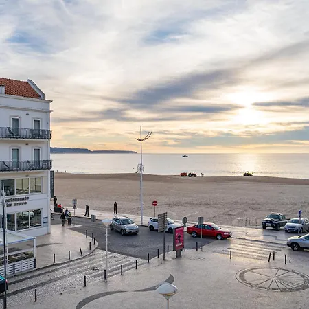 By The Sea - Couette-café 3*
