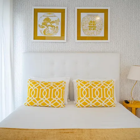 By The Sea - Bed and breakfast Nazaré