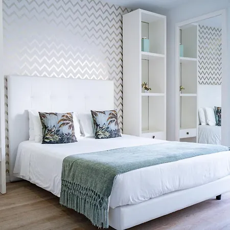 By The Sea - Bed and breakfast