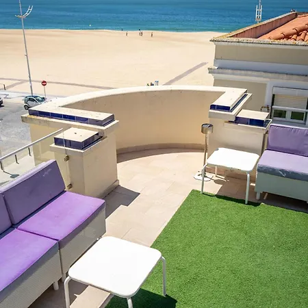 By The Sea - 3* Nazaré