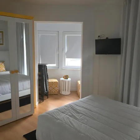 Bed and breakfast By The Sea - 3*