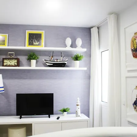 By The Sea - Bed and breakfast