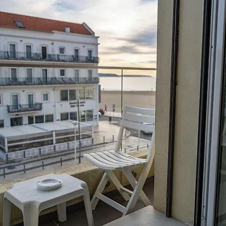 Couette-café By The Sea - 3*
