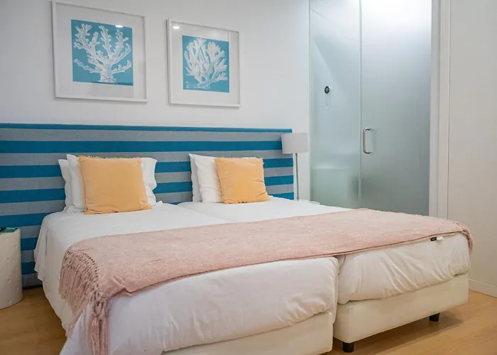 By The Sea - Oda ve Kahvaltı 3*