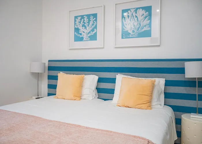 By The Sea - Oda ve Kahvaltı