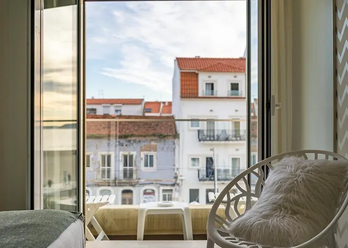 By The Sea - 3* Nazaré