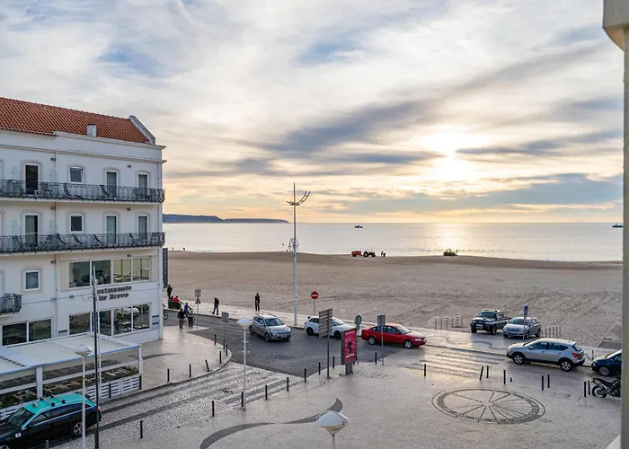 By The Sea - Oda ve Kahvaltı 3*