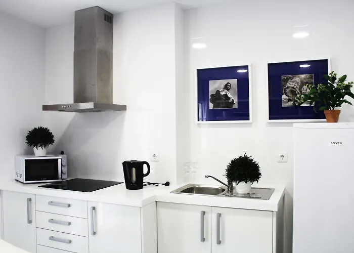 By The Sea - Oda ve Kahvaltı 3*