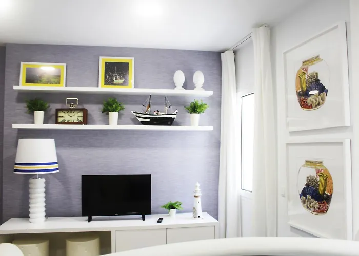 By The Sea - Oda ve Kahvaltı